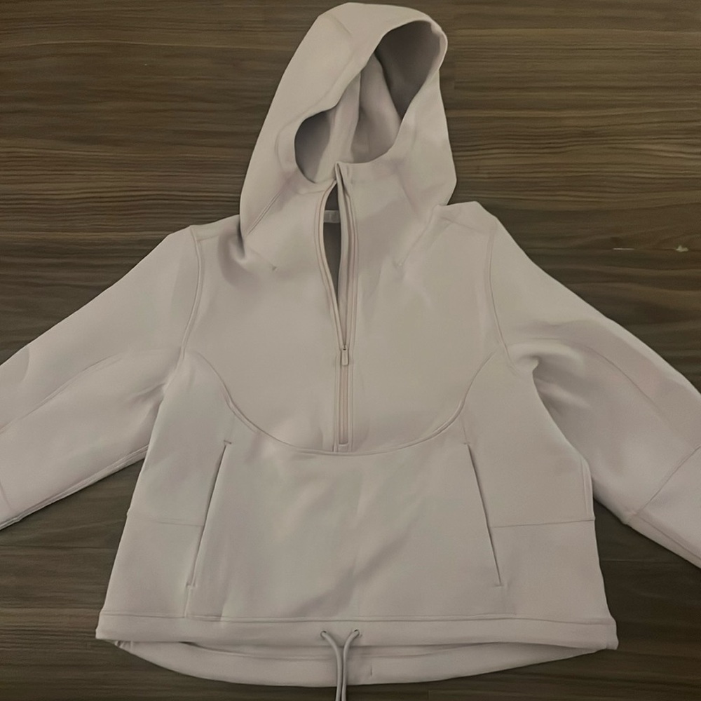 Lululemon sweatershirt